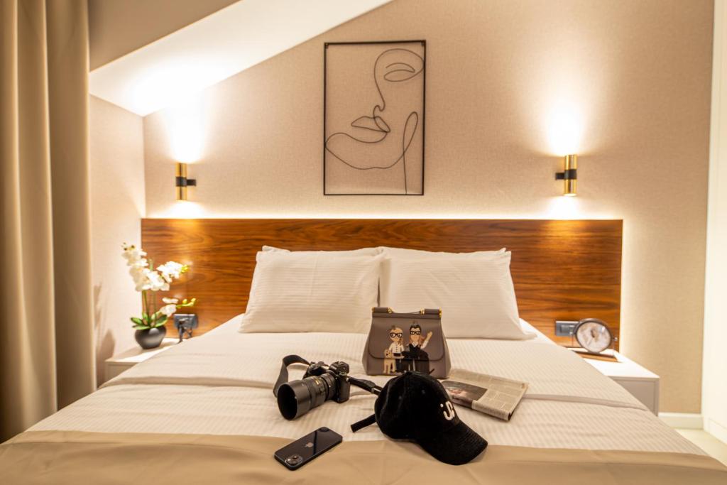 Enyana Luxury Suites - 3