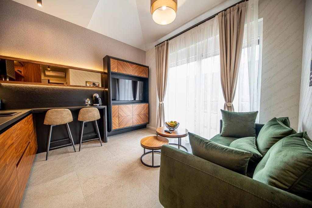 Enyana Luxury Suites - 7