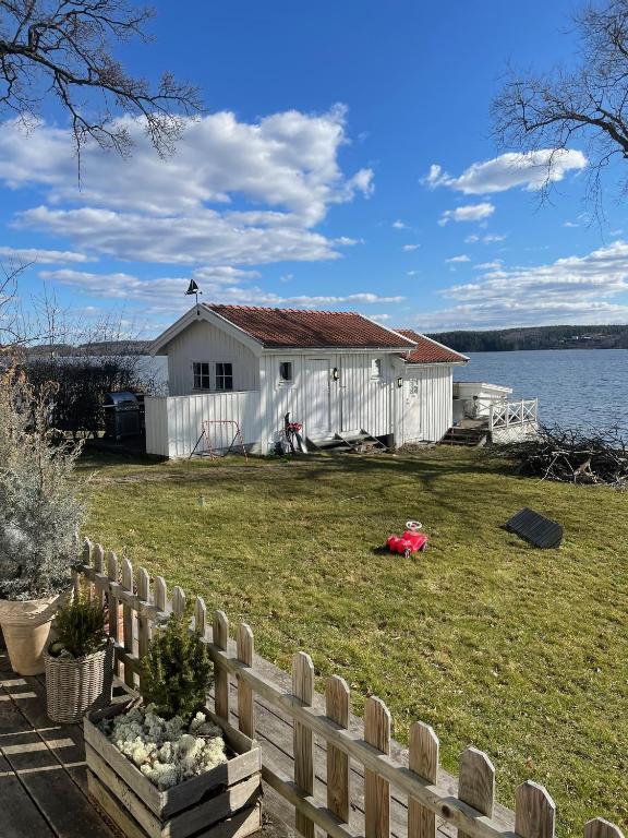 Sjötomt i Mariefred - Villa
