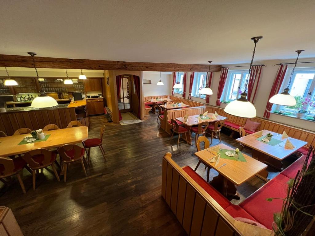 Restaurace v ubytování Hotel-Gasthof Postbräu Dingolfing