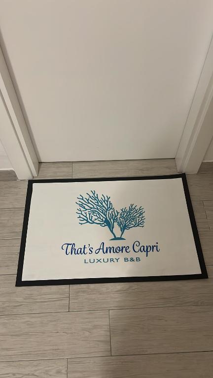 Certifikát, hodnocení, plakát nebo jiný dokument vystavený v ubytování That's Amore Capri