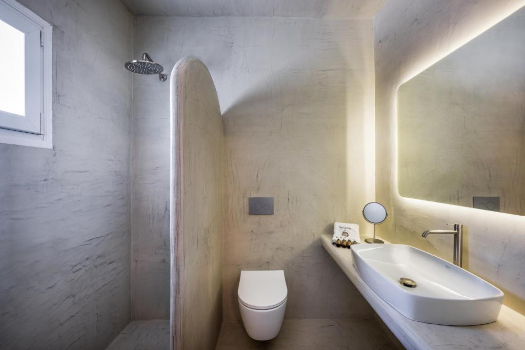 Aelia Luxury Suites - 17