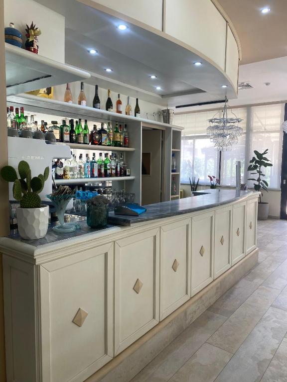 The lounge or bar area at Hotel Virginia