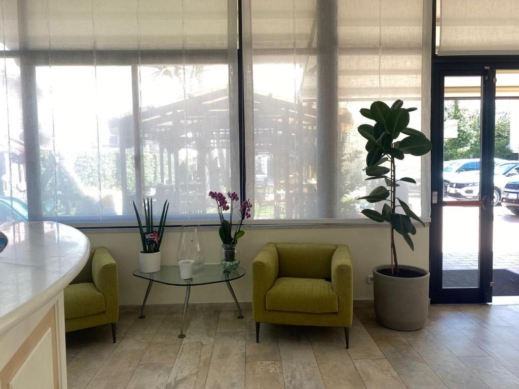 A seating area at Hotel Virginia