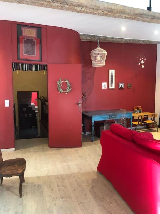 Część wypoczynkowa w obiekcie La Grande Maison Rouge