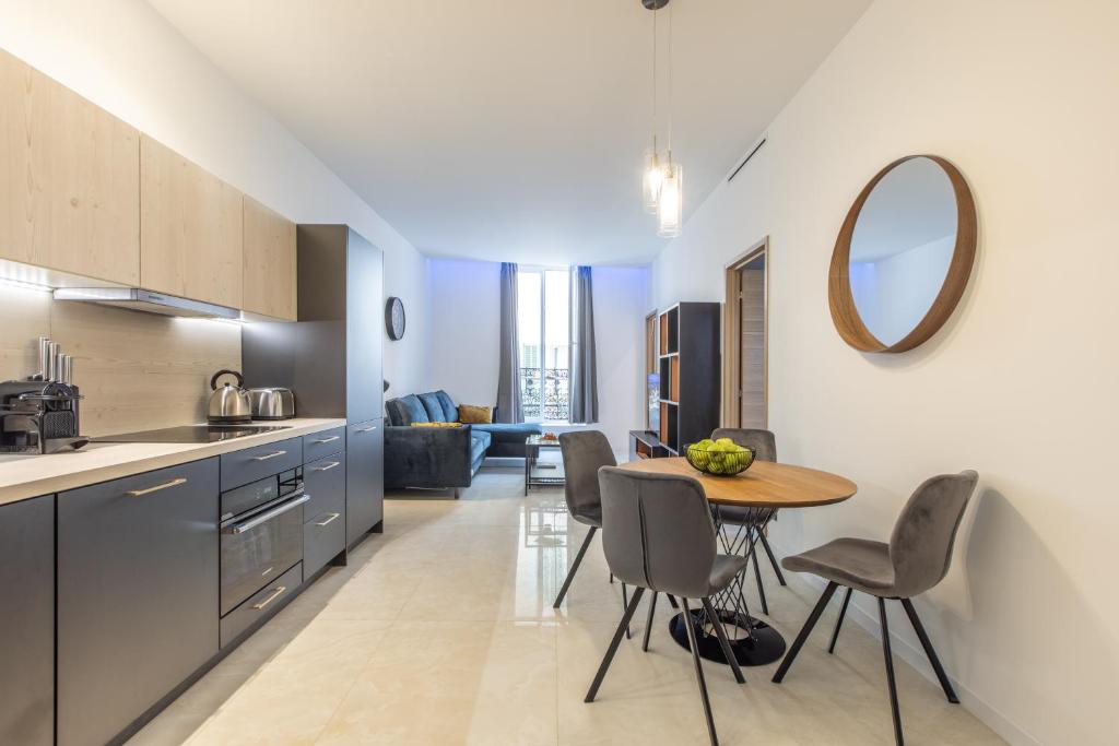 Residence Meynadier - apartments - New - AC - Wifi - Close Beach and Palais - LRA Cannes - Housity