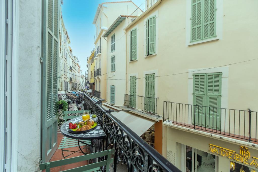 Residence Meynadier - apartments - New - AC - Wifi - Close Beach and Palais - LRA Cannes - Appartement De Deux Chambres