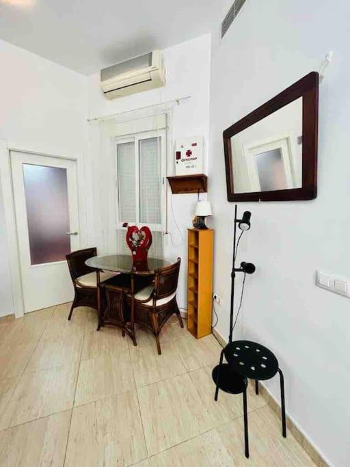 TV a/nebo společenská místnost v ubytování Apartamento Privado en Alameda de Hércules