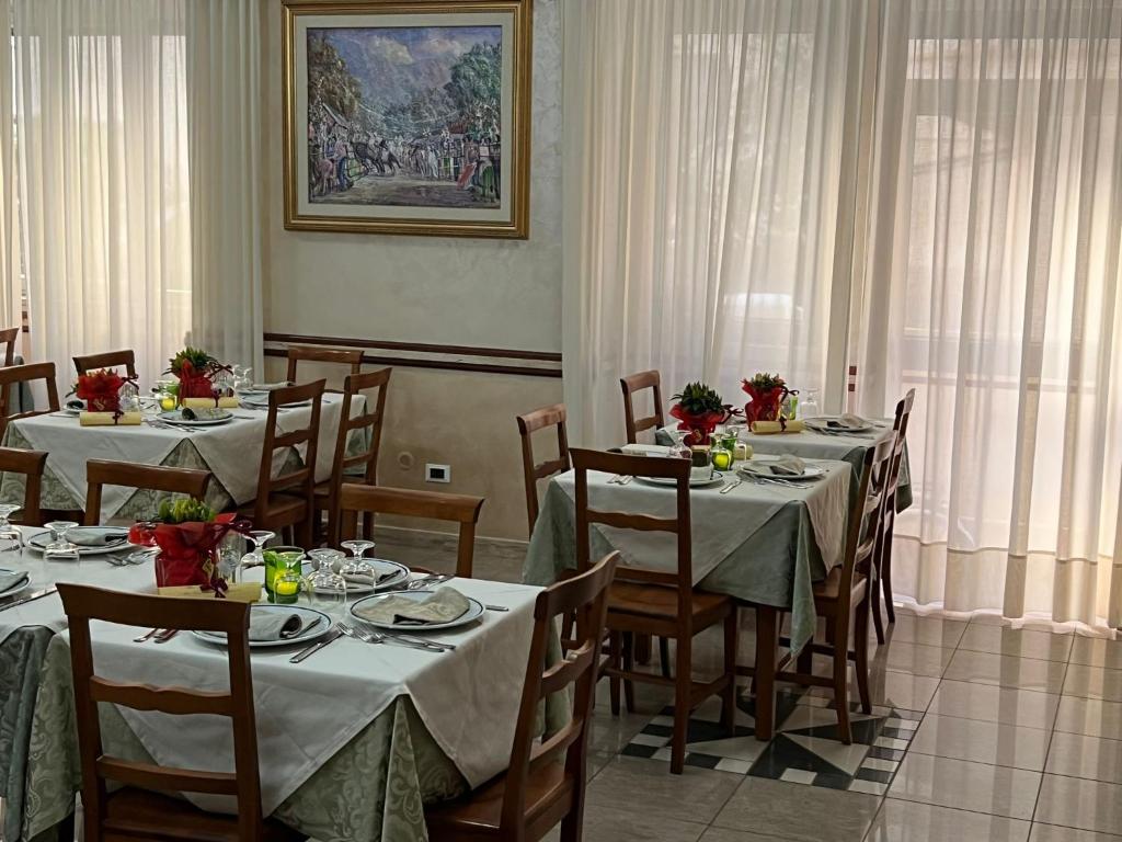 Restaurace v ubytování Hotel Rex