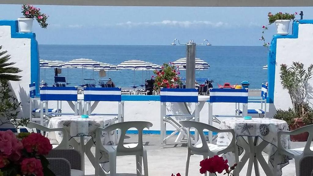 Nespecifikovaný výhled na moře nebo výhled na moře při pohledu z hotelu