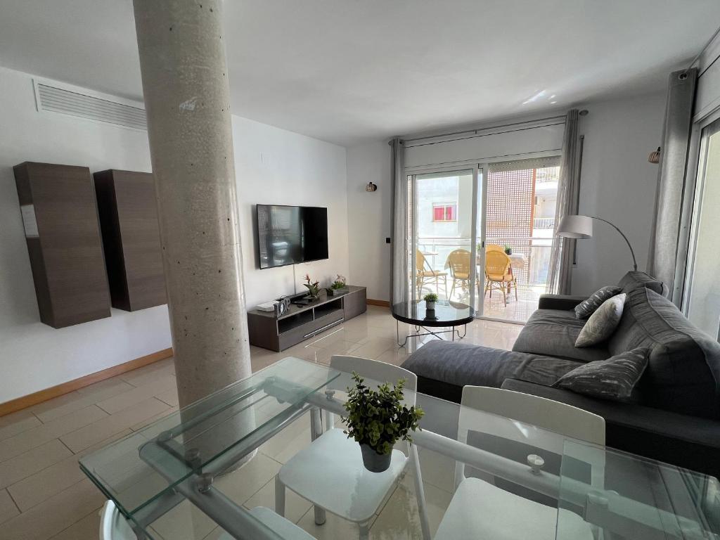 SOLIMAR 10 SALOU Solo FAMILIAS, Salou – Updated 2023 Prices