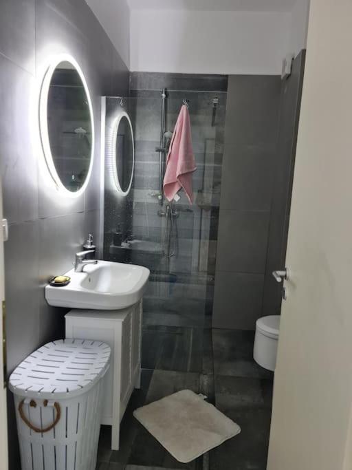 Lisa's apartment- a place to be! - Imazhi 3