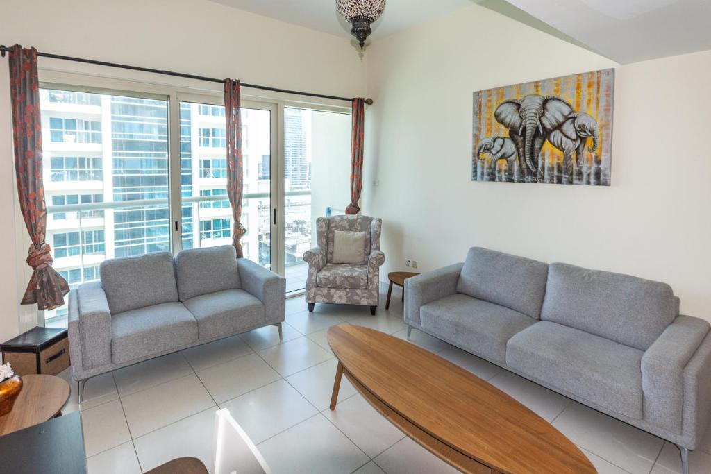 Posezení v ubytování LUX Spectacular Dubai Marina View Apartment