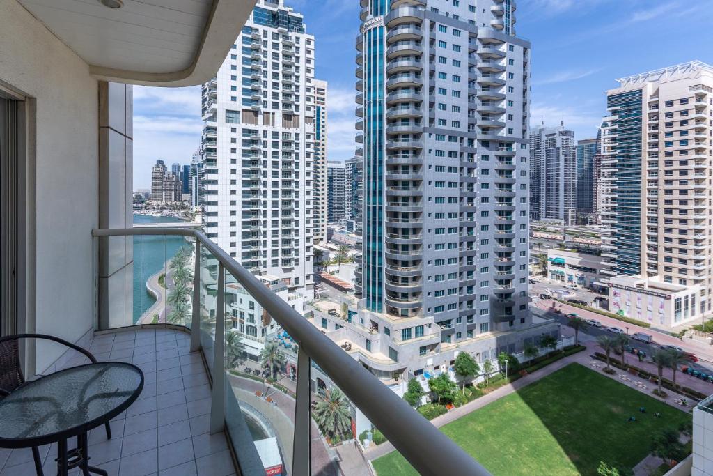Balkón nebo terasa v ubytování LUX Spectacular Dubai Marina View Apartment