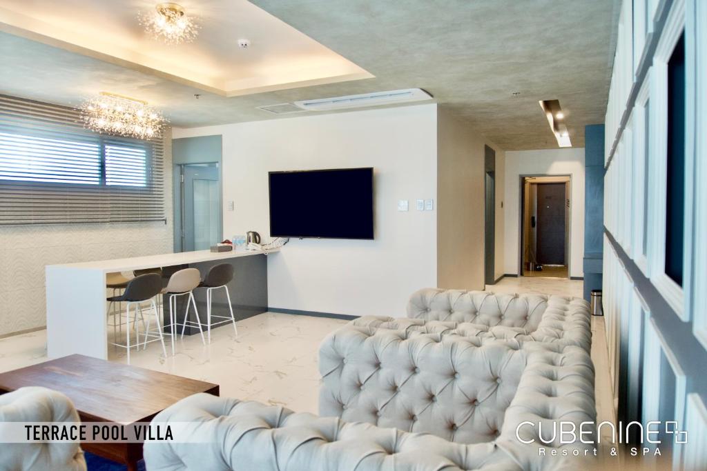TV a/nebo společenská místnost v ubytování Cube9 Resort & Spa 큐브9 리조트 & 스파