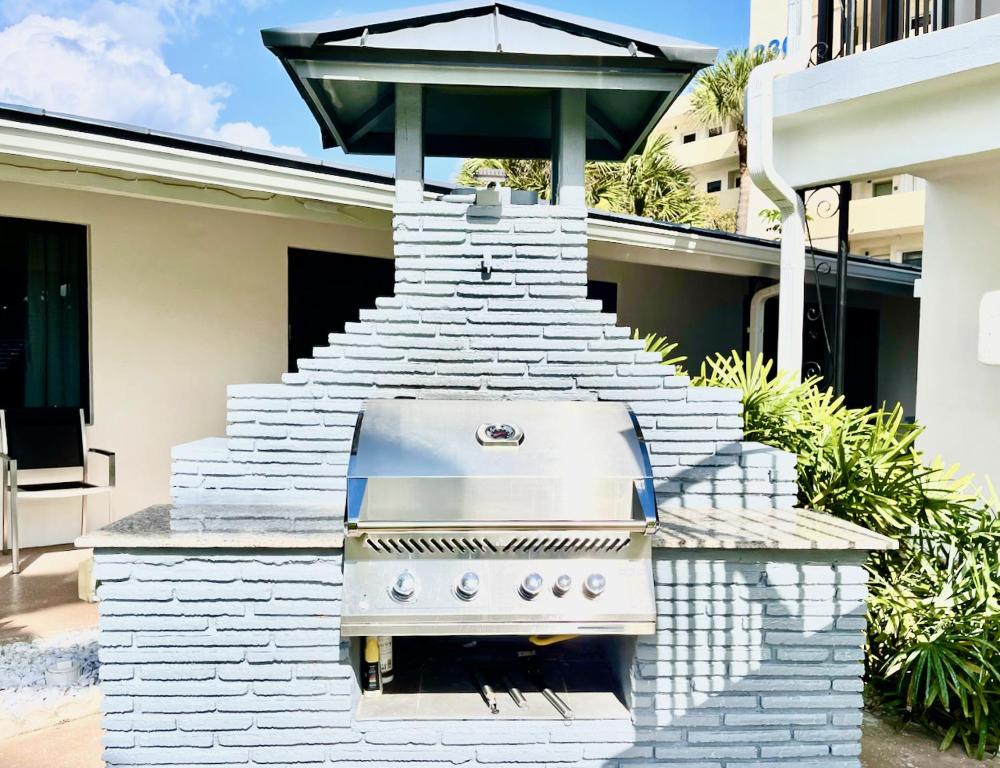 Tropic Isle Beach Resort photo