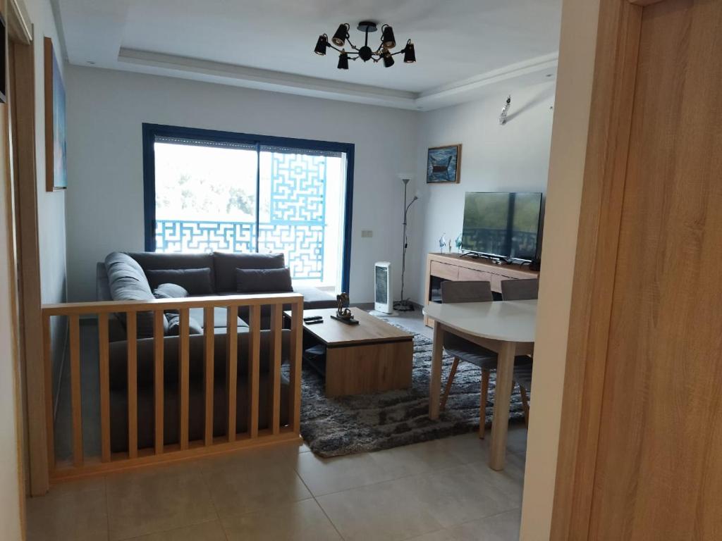 TV a/nebo společenská místnost v ubytování COSTA MAR MARTIL TETOUAN