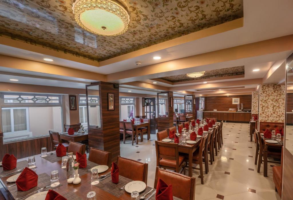 Restaurace v ubytování Summit Oakden Resort & Spa Mall Road