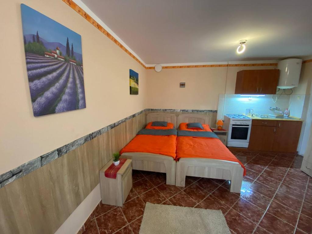 Hajnal Apartman 4200 Hajdúszoboszló, Hajnal utca 3 kép - 1