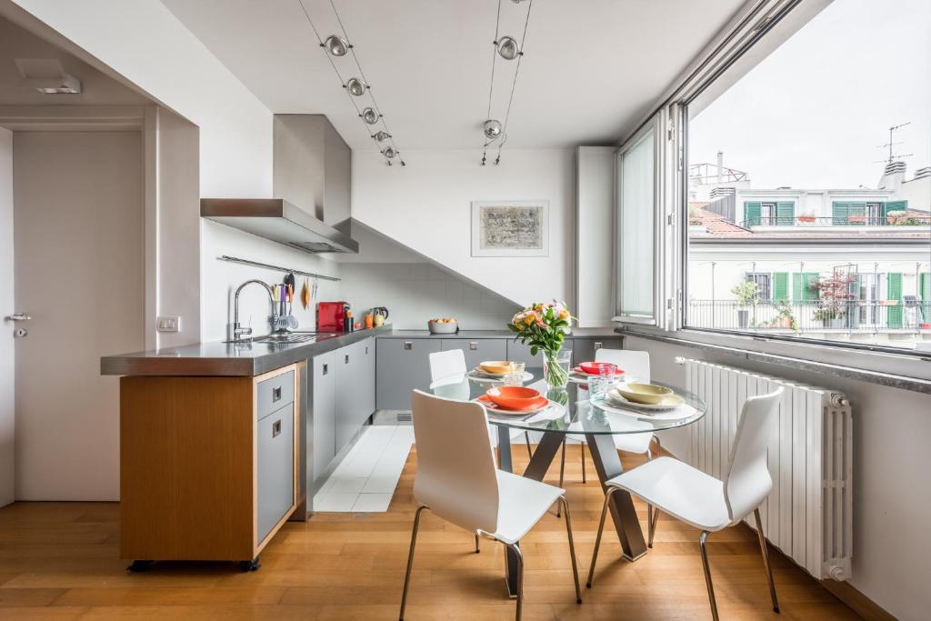 A kitchen or kitchenette at tHE Orange Attic