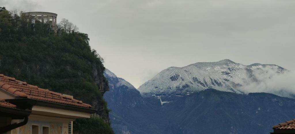 Fotografie z fotogalerie ubytování Verdisuite - Trento centro - Parcheggio privato gratuito v destinaci Trento