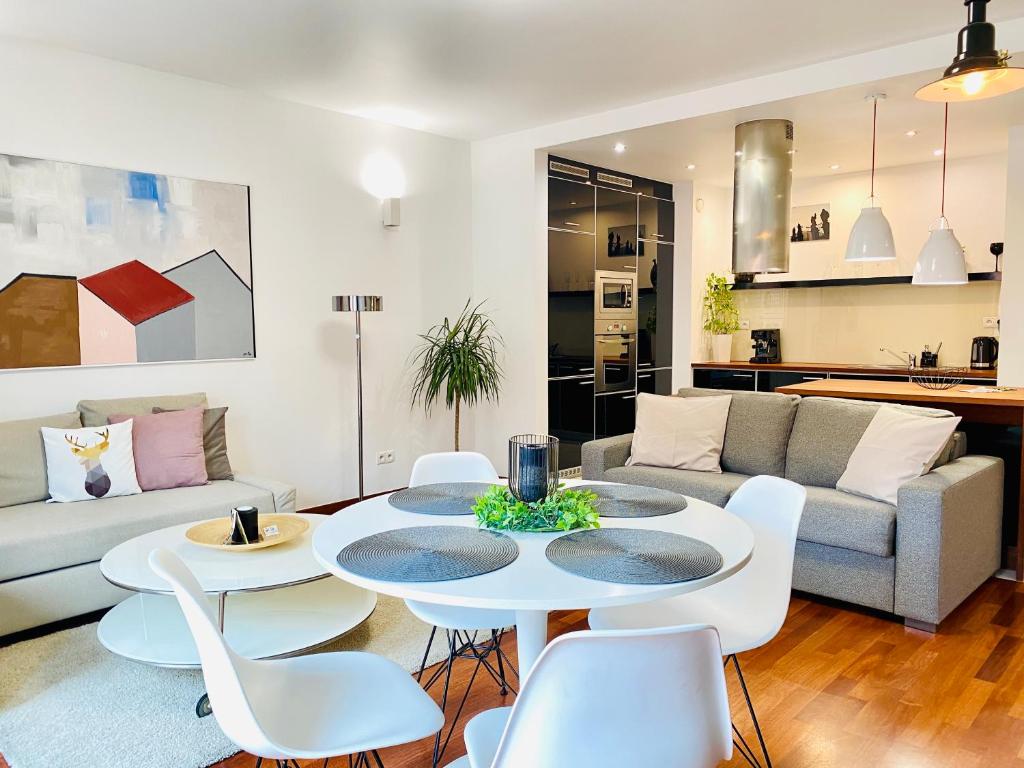 Angel MINT Apartment - FREE PARKING - Balcony - 3