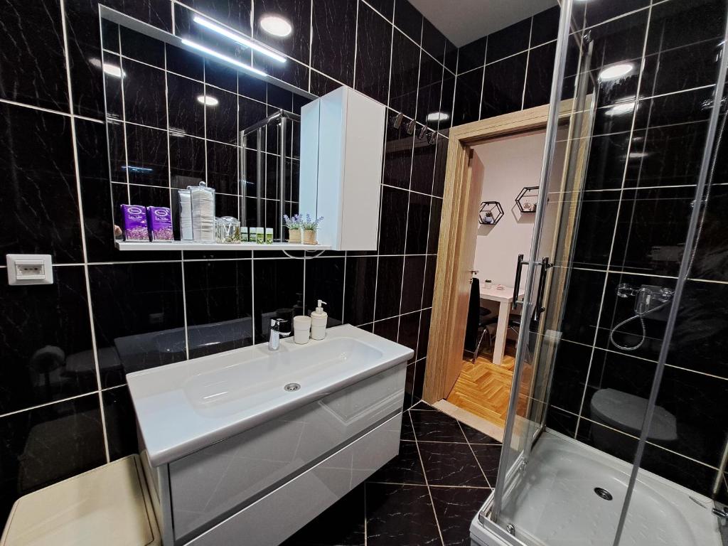 Friday Apartments - 9