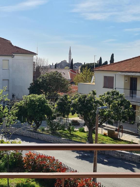 - Balcón con vistas a la ciudad en Apartments Ada, en Rovinj