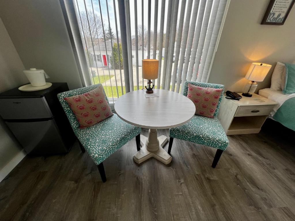 Claddagh Motel & Suites photo