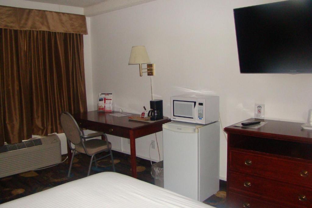 Kuchyň nebo kuchyňský kout v ubytování Stonebridge Hotel