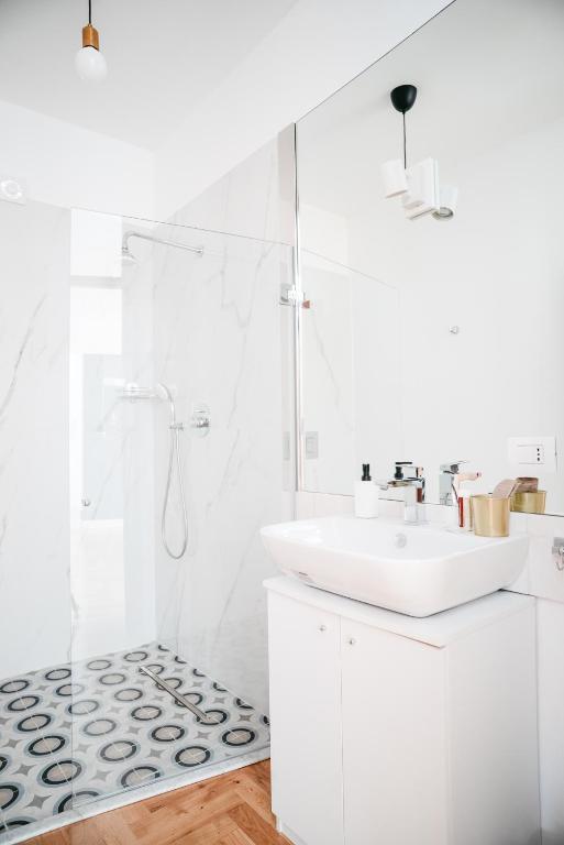 A bathroom at Vista Napoli Residence by Casa Napoletana