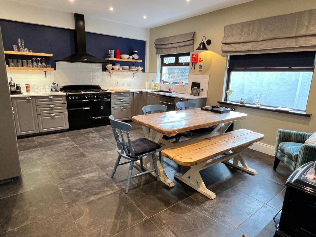 West Strand Beach House 5 bedrooms, Portrush (updated prices 2024)