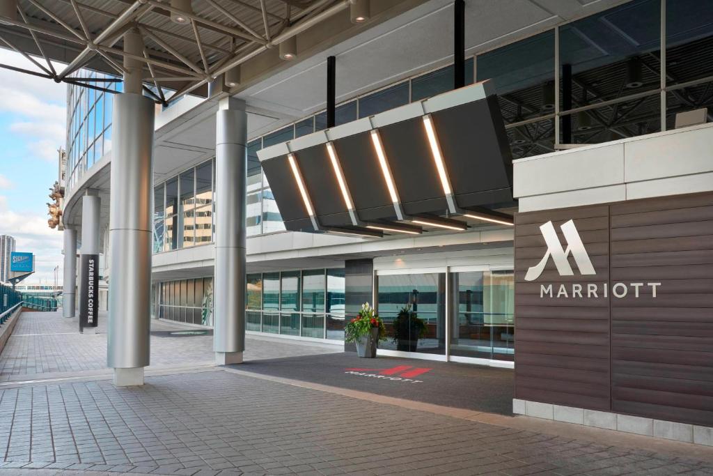 Toronto Marriott City Centre Hotel - Resim 6
