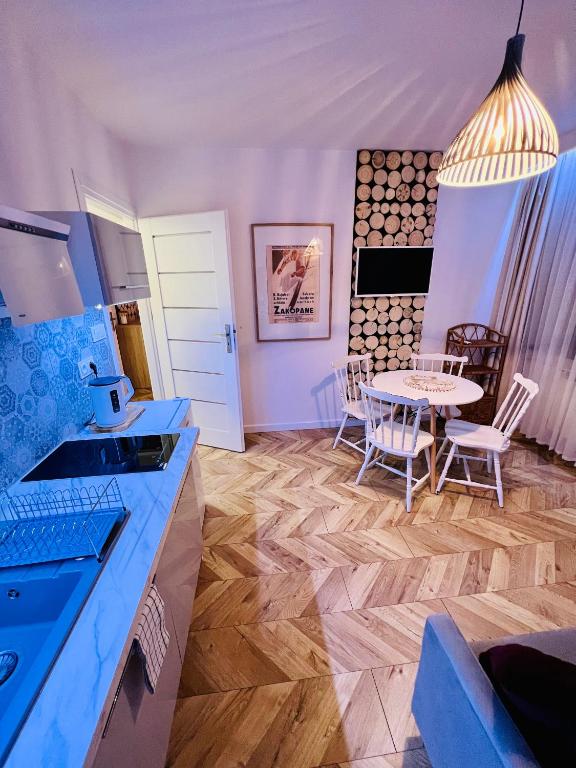 Villa Bańska w pobliżu Gorącego Potoku i Term, rabaty na kąpieliska - Penthouse Apartment