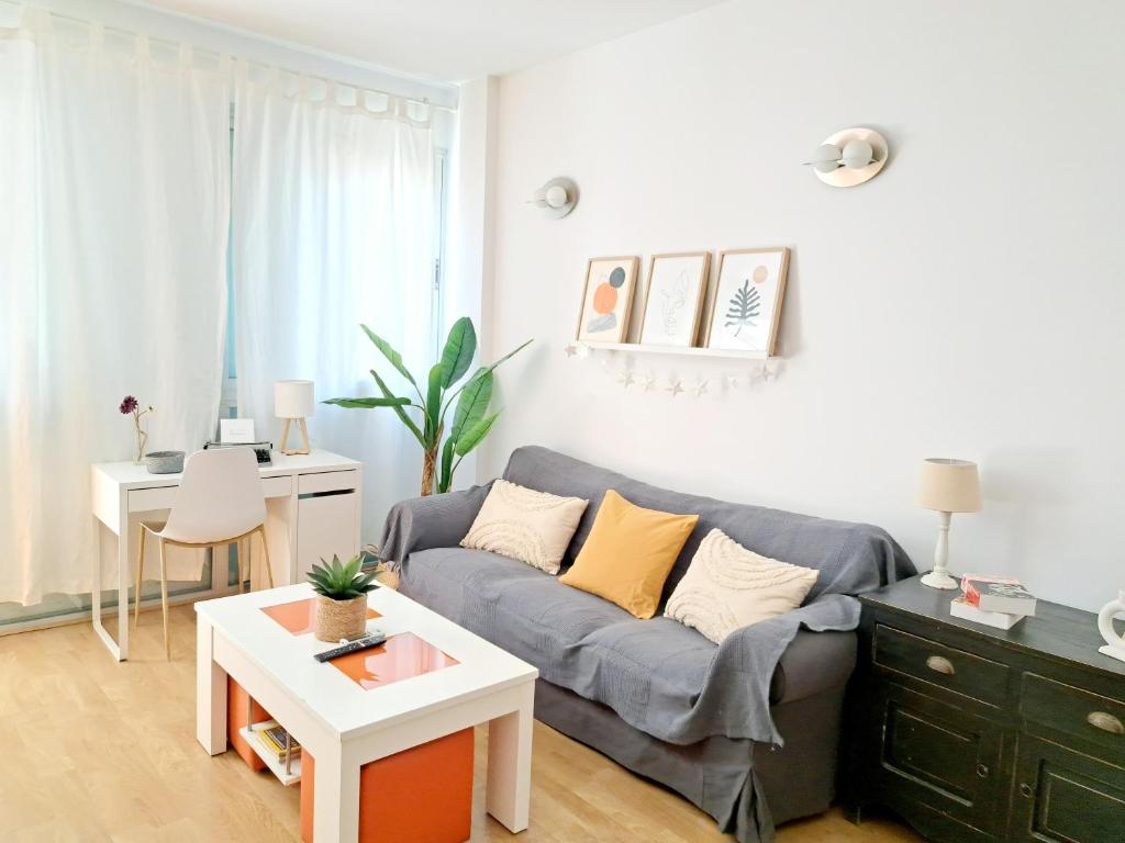 Zdjęcie z galerii obiektu Apartamento con encanto y parking Trinidad 21 w Maladze