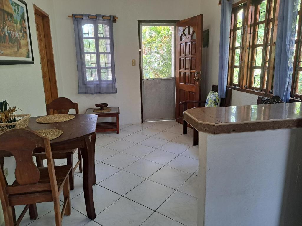 Fotografie z fotogalerie ubytování Palmera Palma Private 1-BR Bungalow in Moalboal v destinaci Moalboal
