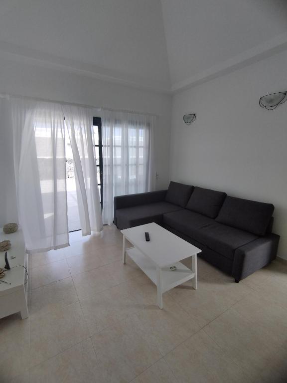 A seating area at Villa Harena