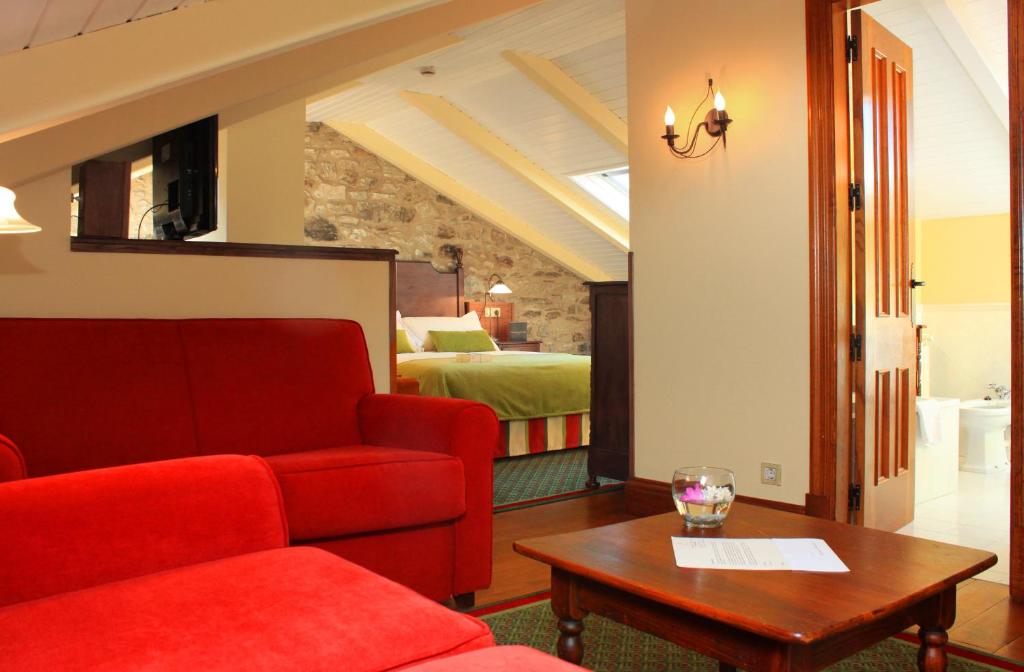 Posezení v ubytování Hotel Virxe da Cerca by Pousadas de Compostela