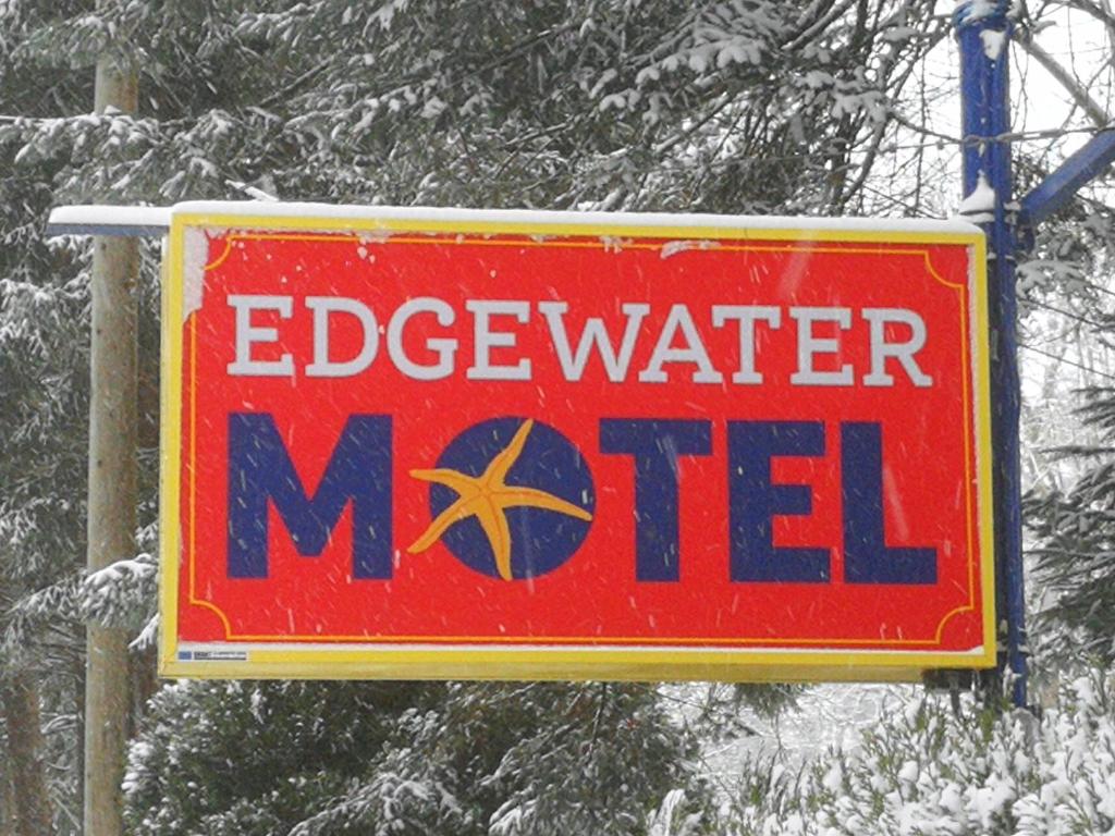 Certifikát, hodnocení, plakát nebo jiný dokument vystavený v ubytování Edgewater Motel
