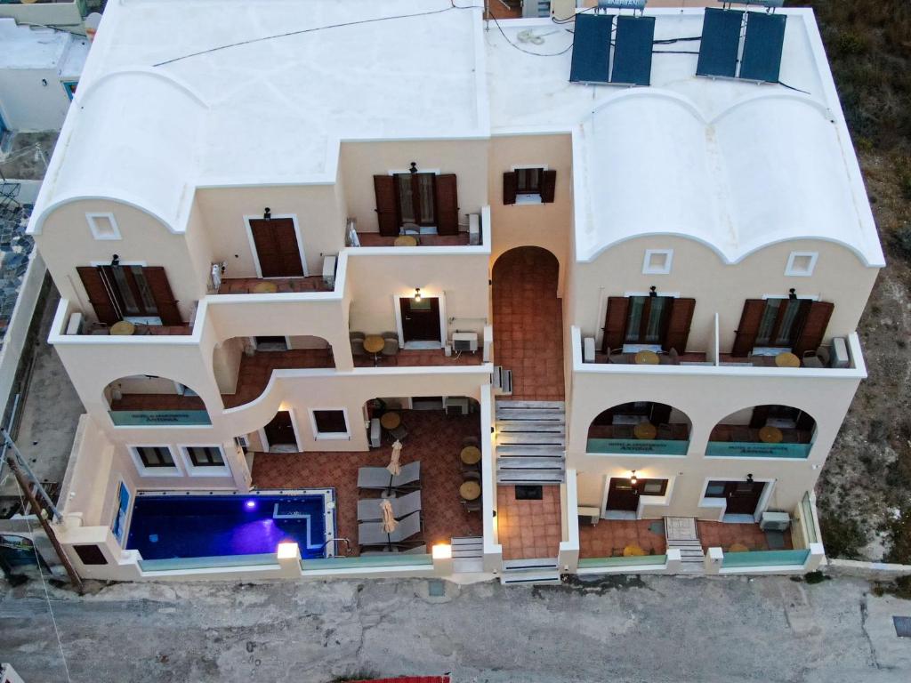Basen w obiekcie Antonia Apartments lub w pobliżu