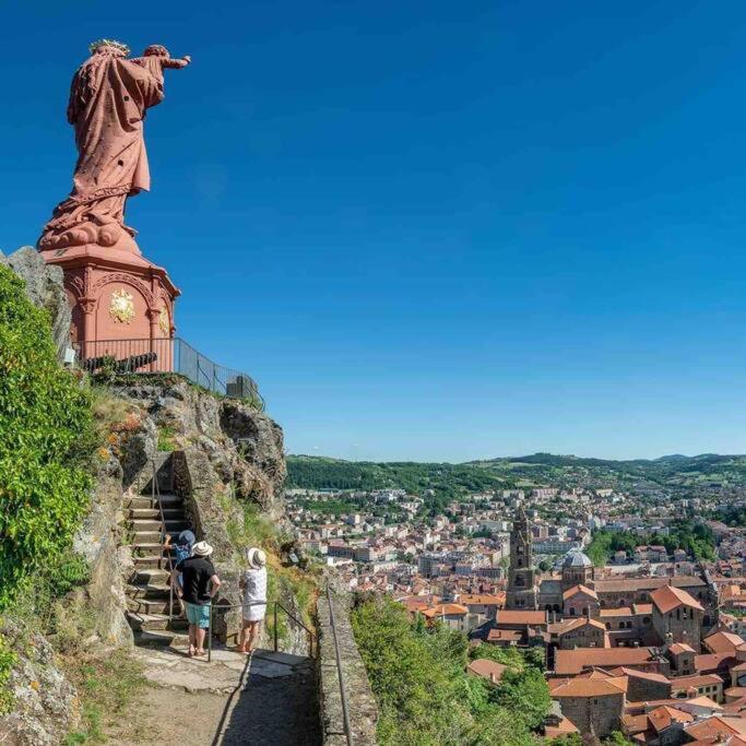 Fotografia z galérie ubytovania Maison atypique - centre historique - Puy en Velay v destinácii Le Puy en Velay