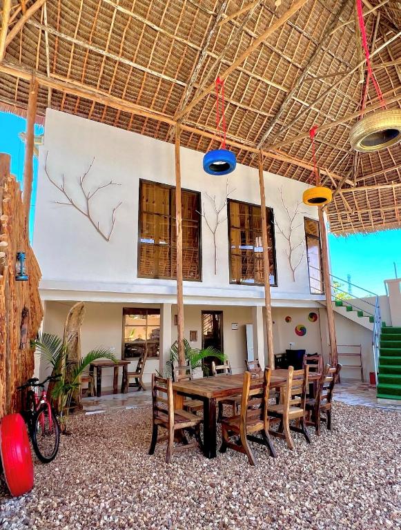 VICK Boutique Hotel with New power backup - Villa Mit Privatem Pool