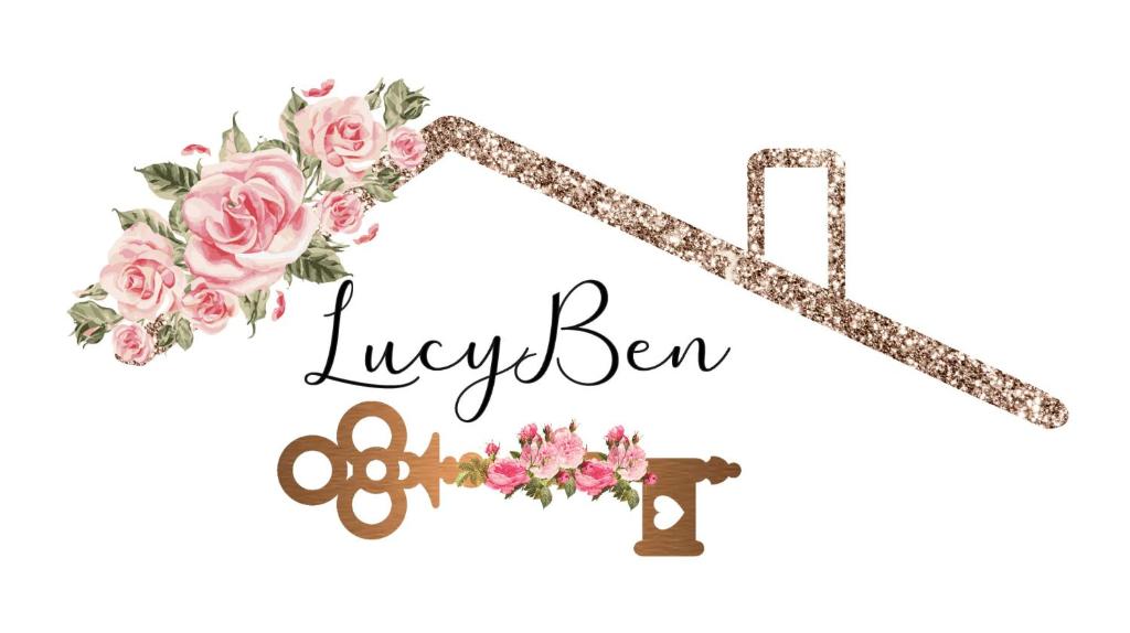 un cartello con chiave ad acquerello con rose rosa e una scrittura a chiave di gallina di LucyBen GuestHouse a Cascia