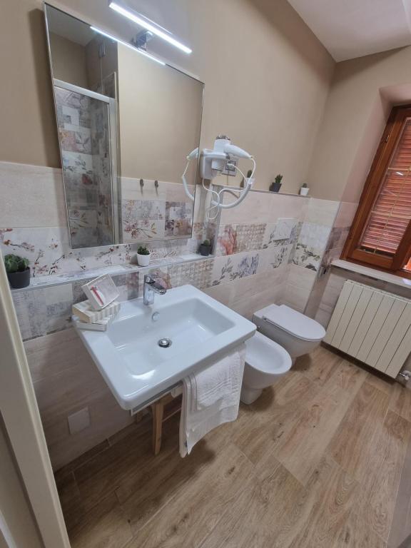 Koupelna v ubytování LucyBen GuestHouse