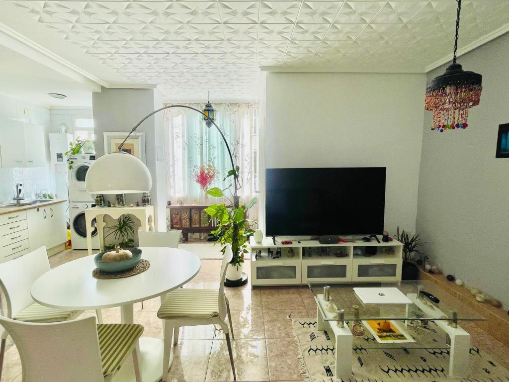 Habitación privada en piso compartido, Valencia – Updated ...