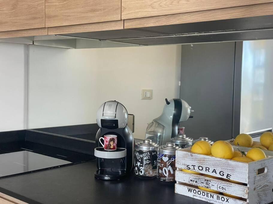 A kitchen or kitchenette at Casa Visconti, Bordighera, vista mare
