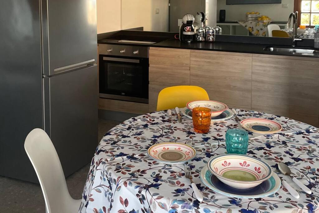 A kitchen or kitchenette at Casa Visconti, Bordighera, vista mare