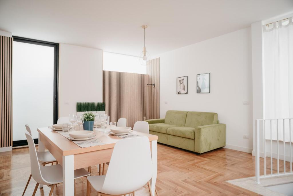 A seating area at Vista Napoli Residence by Casa Napoletana