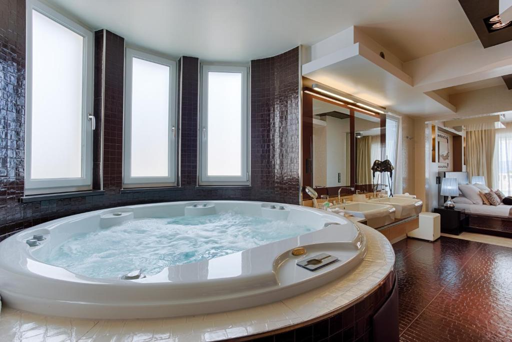 Koupelna v ubytování Damianii Luxury Boutique Hotel & Spa