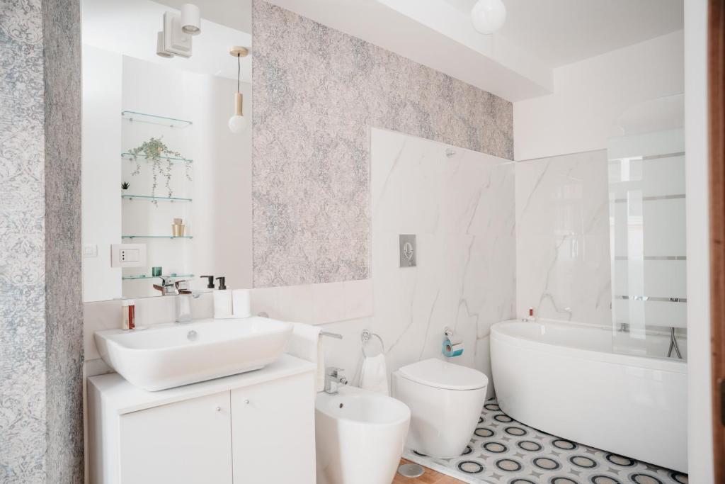 A bathroom at Vista Napoli Residence by Casa Napoletana